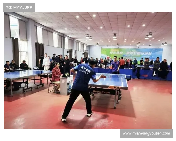 72岁号称“北球王”的他,被中国乒协特别邀请到全运会现场观看乒乓球比赛 72岁号称“北球王”的他,被中国乒协特别邀请到全运会现场观看乒乓球比赛