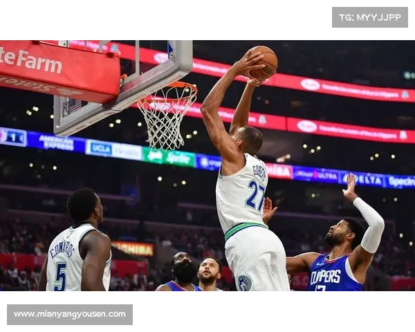 NBA常规赛震撼瞬间:快船逆转老鹰,西部第七之位真的稳固了? NBA常规赛震撼瞬间:快船逆转老鹰,西部第七之位真的稳固了?